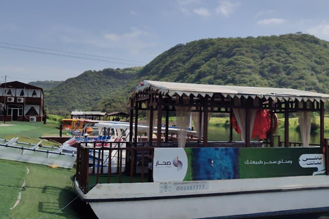 Salalah: Private 5-Day Dhofar Highlights Tour with Guide