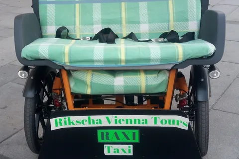 3 hours tour Vienna on RAXI (electric rickshaw)