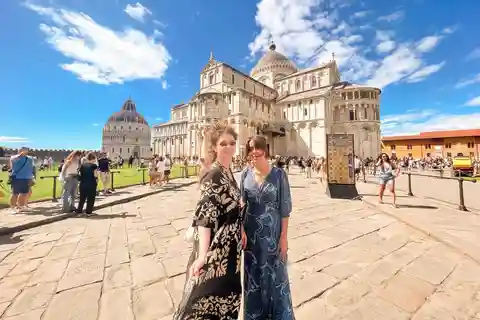Florence: Pisa & Lucca Day Tour with Buccellato Cake Tasting