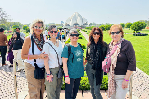 Delhi: Guided Shopping Tour Experience with Female Expert Exclusive Full-Day Shopping Tour with Female Expert Guide