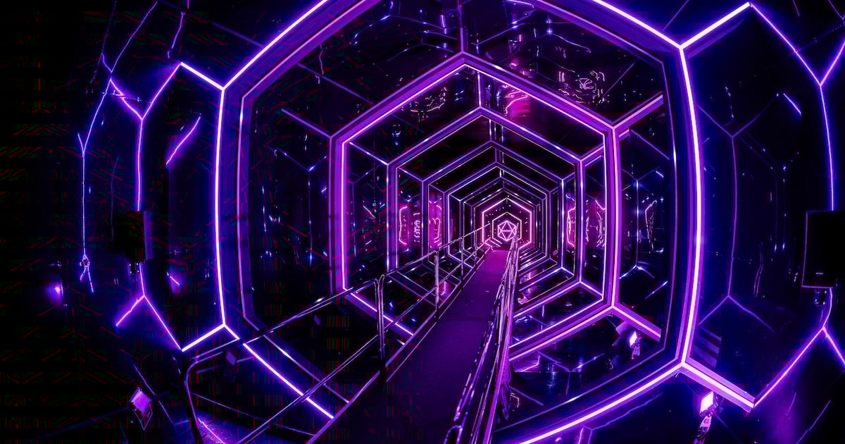 AMAZEアムステルダム：没入型オーディオビジュアル体験をお楽しみ