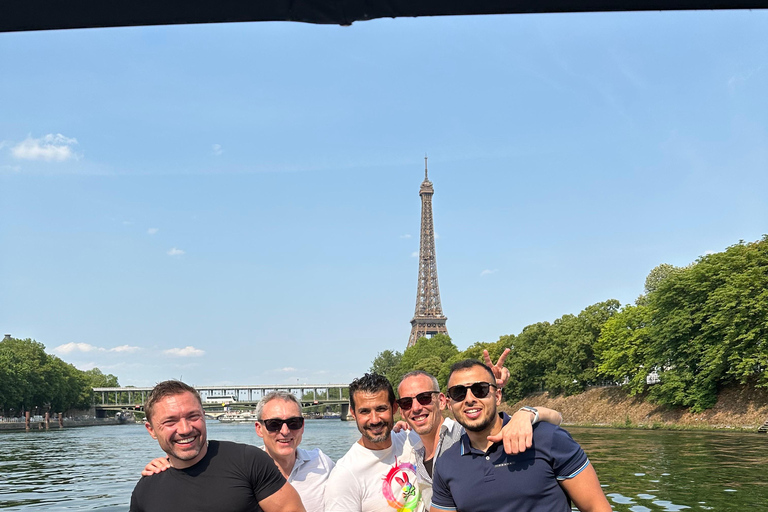 Paris: Private Seine River Cruise Conquête 2,30h