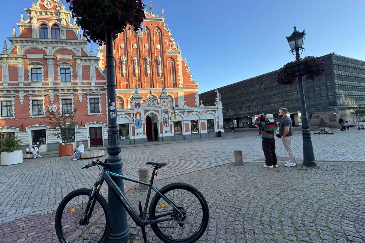 Riga: Electric Bike Rental with Helmet and Lock