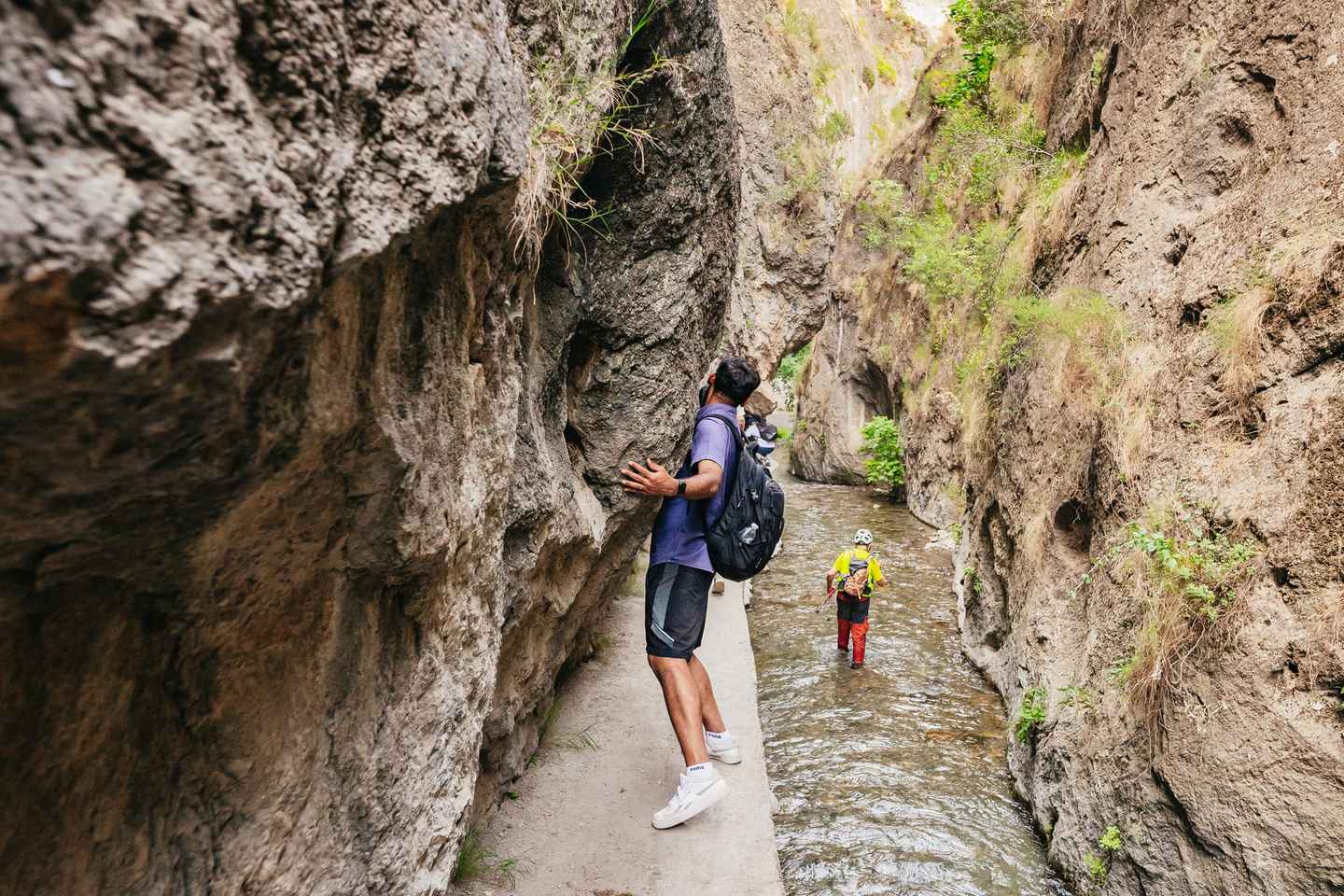 格拉纳达:莫纳奇尔峡谷徒步探险