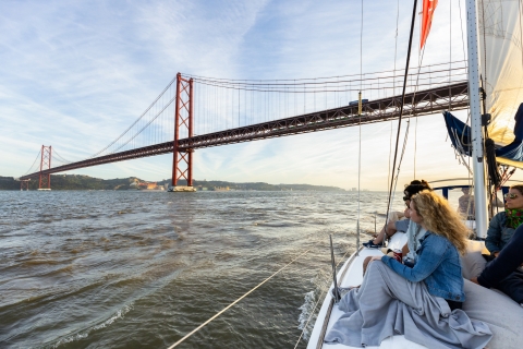 Lisbonne : croisière en voilier sur le TageLisbonne : croisière en voilier d’1 h sur le Tage en matinée