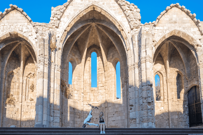 Rhodes: Explore a cidade nova e medieval em TrikkesRodes: explore a cidade medieval e o fosso em Trikkes