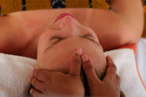 كانجو: علاجات التدليك والسبا في منتجع Svaha Spa Batu Bolongتدليك بالحجر الدافئ لمدة 60 دقيقة (فردي)