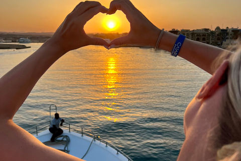 Marsa Alam: Sunset Snorkeling Trip with Turtles & Dugong