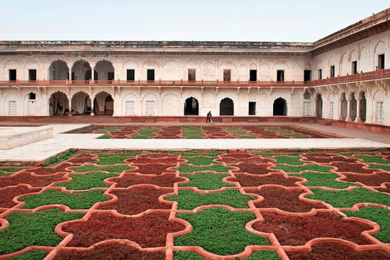 Från Jaipur: Taj Mahal guidad och Agra-tur med bilBil med chaufför och privat reseledare