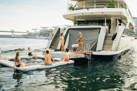 Dubai: Sunseeker Superyacht VIP Dinner, Drinks & Live DJ Soiree- Zen Med Gastronomy