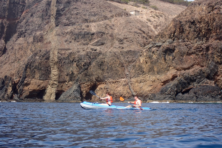 Aventura de caiaque na Calheta: Passeio na praia do Zimbralinho ou no ilhéu da Cal