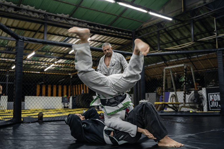 Pattaya: Beginner-Friendly Muay Thai Class at Champion Camp Private Muay Thai class