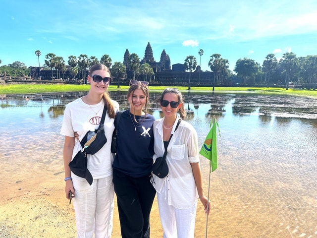 Siem Reap: Angkor Wat with German or English Guided Tour