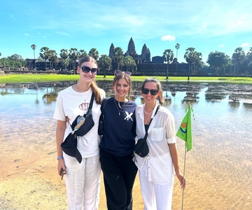 Siem Reap: Angkor Wat with German or English Guided Tour