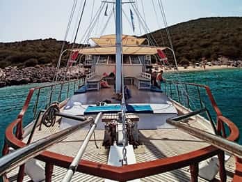 Samos East Coast by Boat with Beachside BBQ