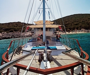 Samos East Coast by Boat with Beachside BBQ