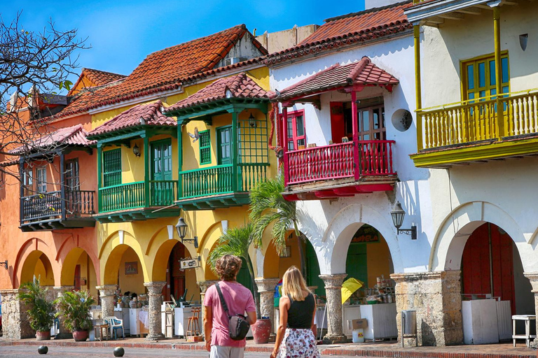 Tour a pie por el Castillo de San Felipe y Getsemani con ticket de entrada