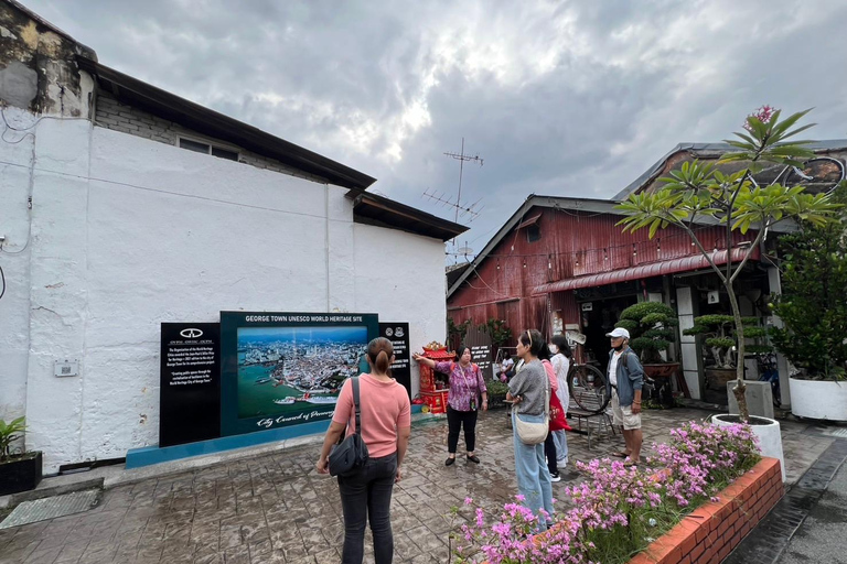 Heritage &amp; Henna: 3-Hour Walking Tour in George Town