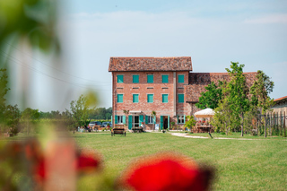Jesolo: a food and wine experience with local wines and products