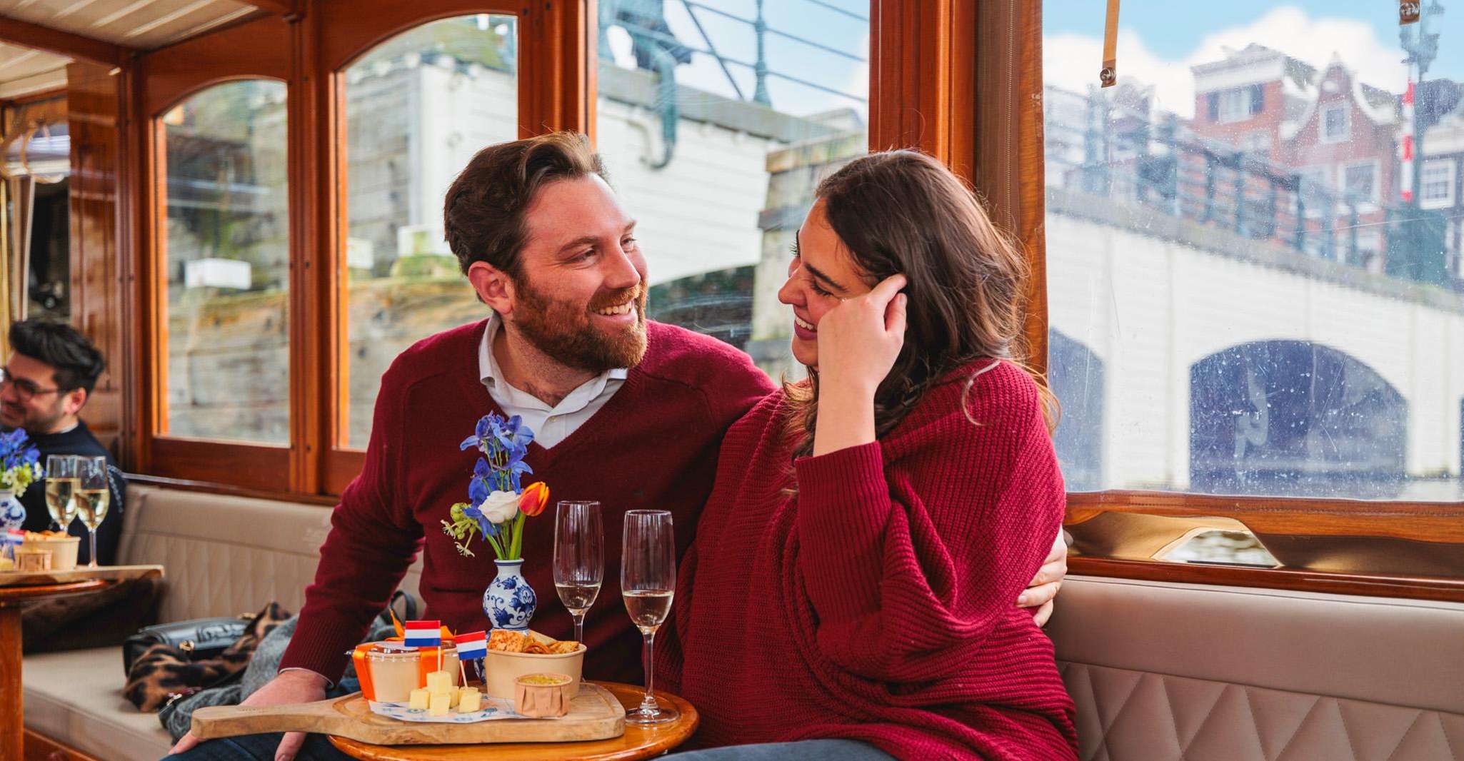 Amsterdam: Canal Cruise with Bubbles & Bites photo 6