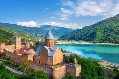 From Tbilisi: Kazbegi & Gudauri Tour with Tastings