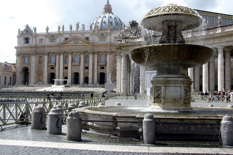 Vaticano: Ingresso Riservato alla Basilica di San Pietro e alla CupolaTour privato in Russia