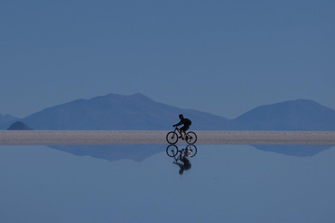 From Uyuni: Uyuni Salt Flats Bike Tour 1-Day + Lunch TOUR INGLES