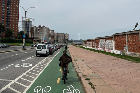 Montevideo: Guided walks on electric bicycles