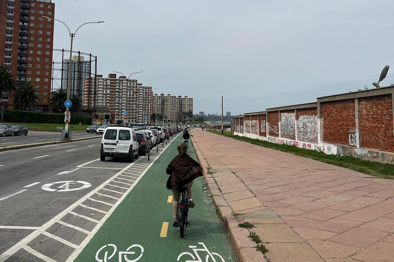 Montevideo: Paseos guiados en bicicleta eléctrica