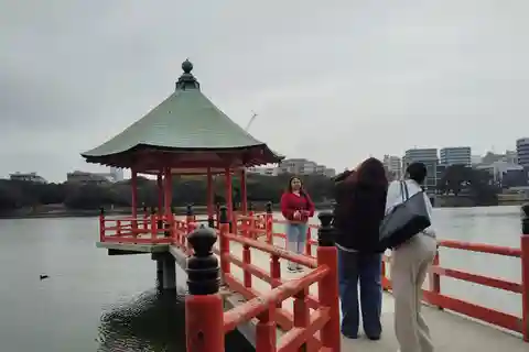 Fukuoka: Ohori Park Walking Tour with Guide