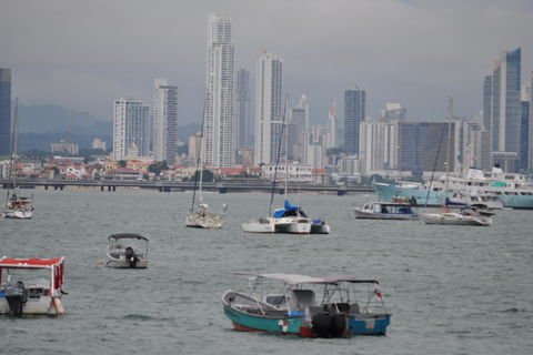 Panama City: Personalized Tour with Local Guide