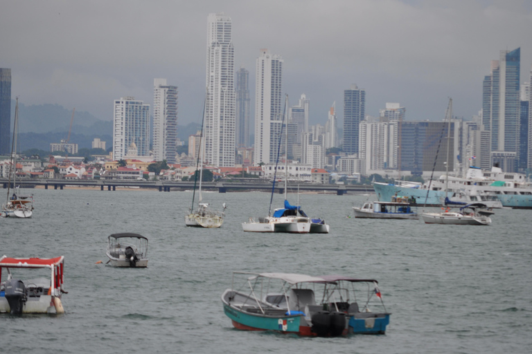 Panama City: Personalized Tour with Local Guide