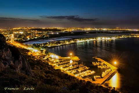 Cagliari: walking tour of Sella del Diavolo with aperitif