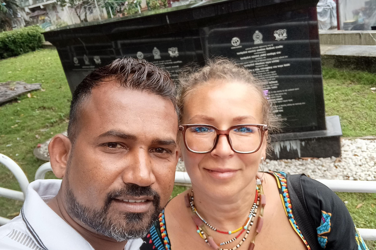 Kandy: Ambuluwawa, Pinnawala & Tea Factory by Tuk Tuk