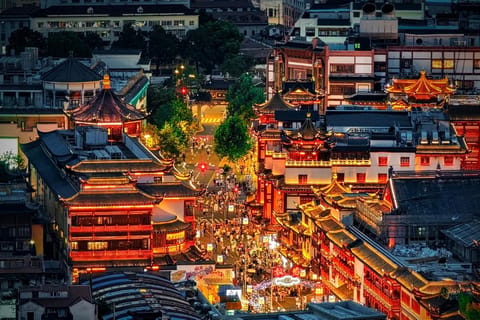 Shanghai Essentials: Old Town, Skyline, and Local Food Tour