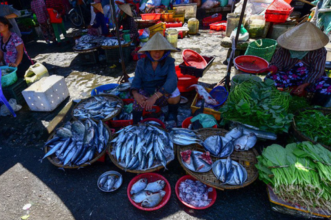 Hue : Visite du pont Thanh Toan en moto avec cours de cuisine