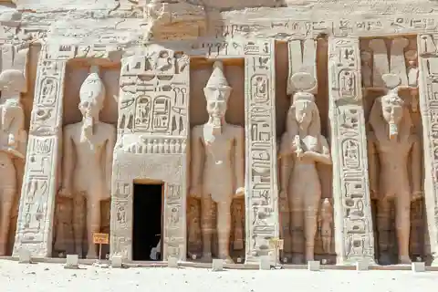 From Luxor: 2-Day Abu Simbel, Philae and Aswan Private Tour