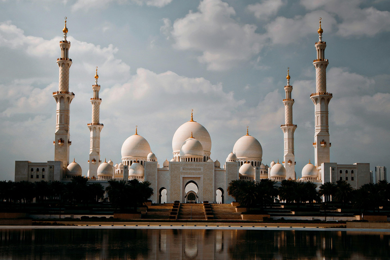 Privéstadstour door Abu Dhabi: moskee, Emirates Palace en meerPrivéstadstour in Abu Dhabi: moskee, Emirates Palace en meer