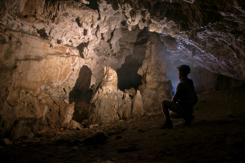 Krabi: Esplora la grotta di Tham Khlang e l&#039;avventura della Laguna Blu