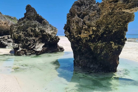 Zanzibar: Salaam Cave & Mtende Beach Hidden Paradise Tour