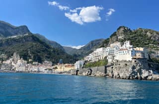 Ab Neapel: Tagestour per Boot nach Positano und Amalfi