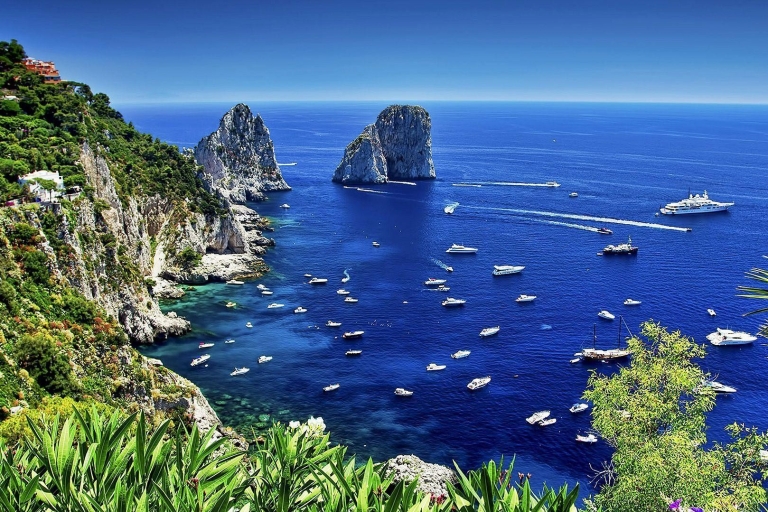Całodniowa prywatna wycieczka łodzią po Capri z PositanoCałodniowa prywatna wycieczka łodzią Capri z Positano - 7 osób Maks
