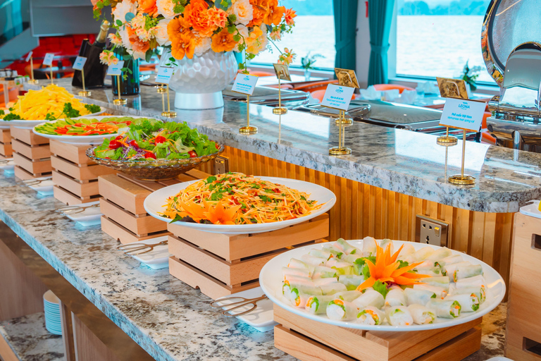 Halong Bay: Leona Dinner Cruise with Fireworks Show