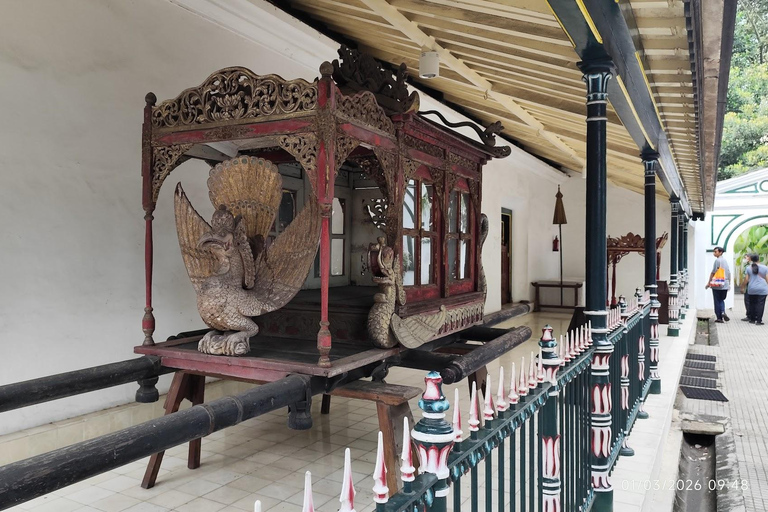 Yogyakarta:Merapi Jeep Tour, Keraton Yogyakarta & Taman Sari Yogyakarta: Merapi Jeep Tour, Sultan Palace & Taman Sari