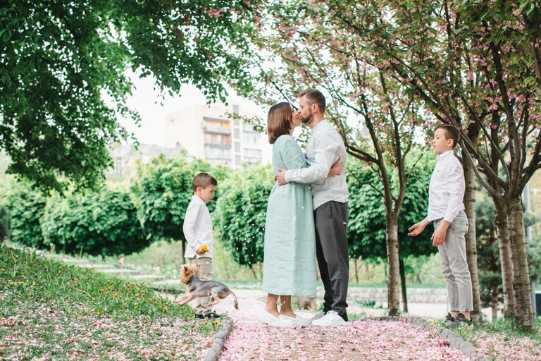 Bucharest: Old Town Essentials Private Photoshoot Super Premium: 75 Photos | 90 mins