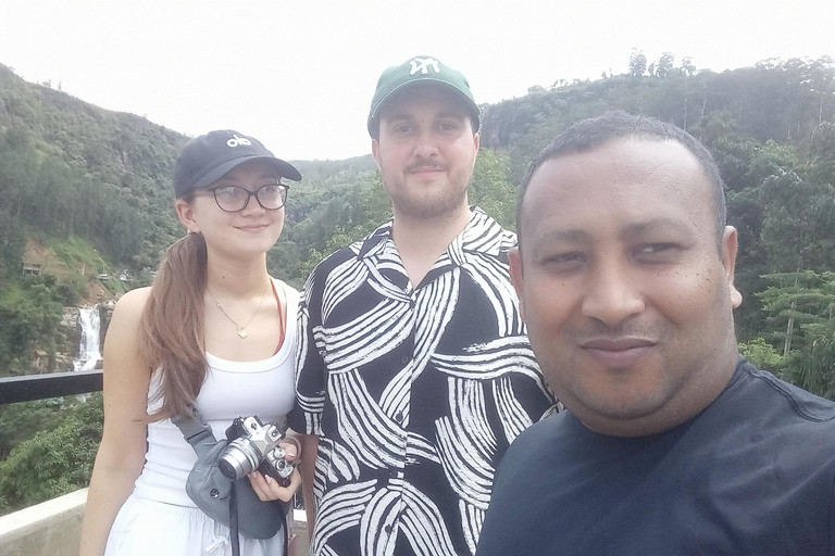 From Kandy: Nanuoya Railway Station Tuk-Tuk Transfer & Tour