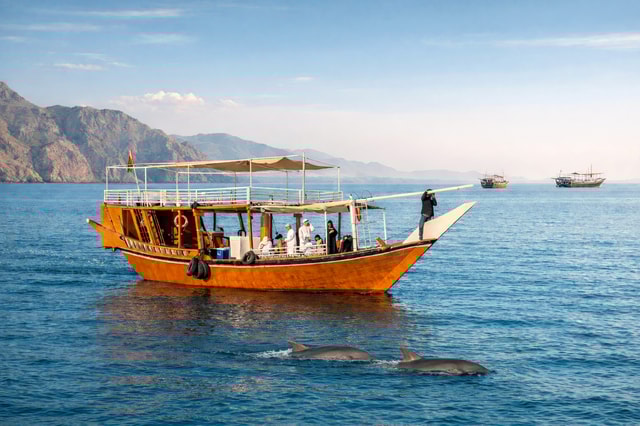 Privé dhow-boottocht door de Khasab-fjorden met dolfijnen en kajakken