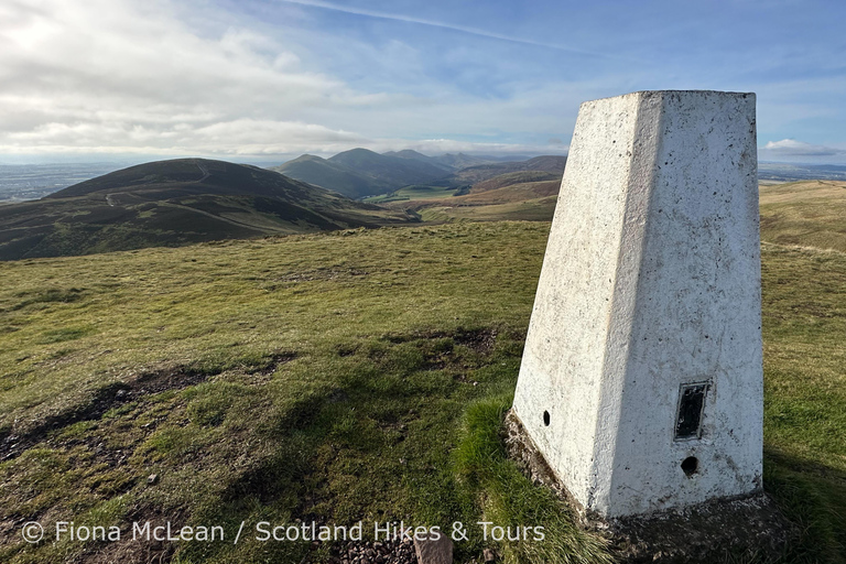 Hills, heather & Highland cows: Hiking in the Pentlands Hills, heather & Highland cows - Hiking in the Pentlands