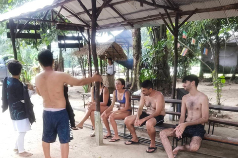 Khao Lak : Excursion en tubing sur la rivière avec transfert depuis l&#039;hôtelKhao Lak : Excursion en Tubing sur la Rivière avec Transfert depuis l&#039;Hôtel