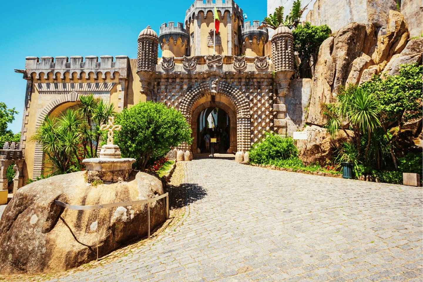 From Lisbon: Sintra and Belém - Small Group Tour with Ticket